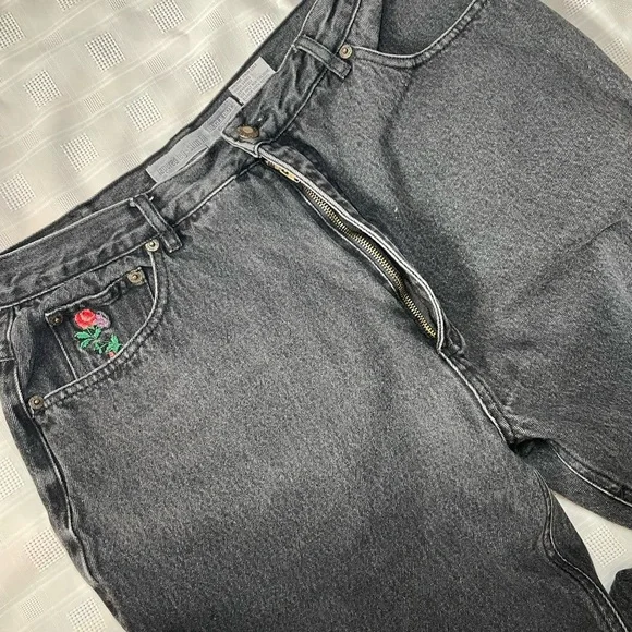 Bugle Boy Vintage Black Rose Embroidered Jeans | Size 16 - Picture 10 of 15